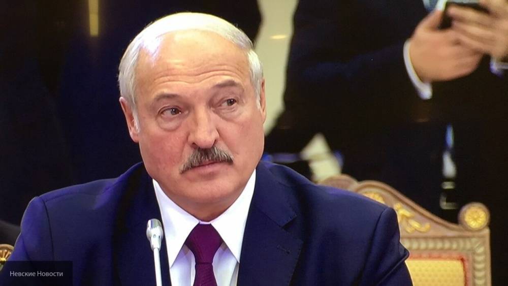 Лукашенко считает, что белорусы не готовы выбрать на пост президента женщину