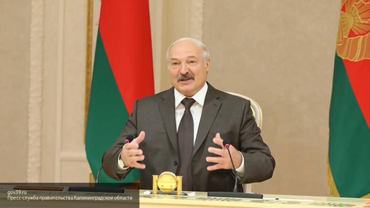 Лукашенко заявил, что белорусы не хотят видеть президентом страны женщину