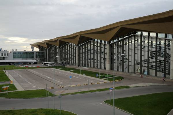 Аэропорт Пулково продлил сокращенный режим работы до 10 июня