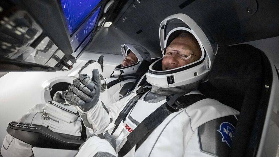 Космический корабль Илона Маска с астронавтами на борту стартовал к МКС
