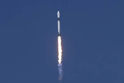 «Роскосмос» отреагировал на запуск первого пилотируемого корабля Илона Маска