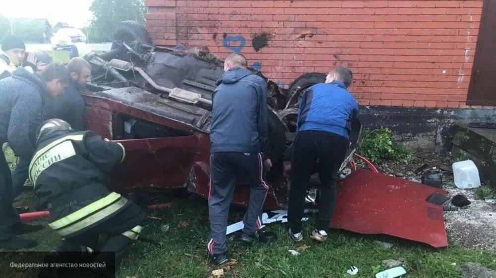 Жертвами ДТП с опрокидыванием ВАЗ-2105 в Красноярском крае стали три человека