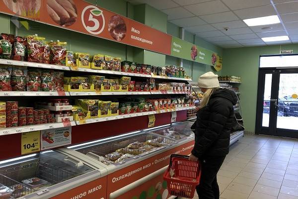 11-летняя девочка из Пскова «заминировала» почти 500 петербургских магазинов