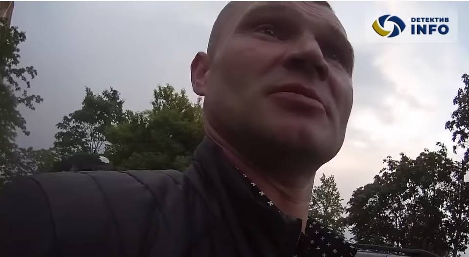 В Ровенской области на патрульных натравили пса: жестокое видео (18+)