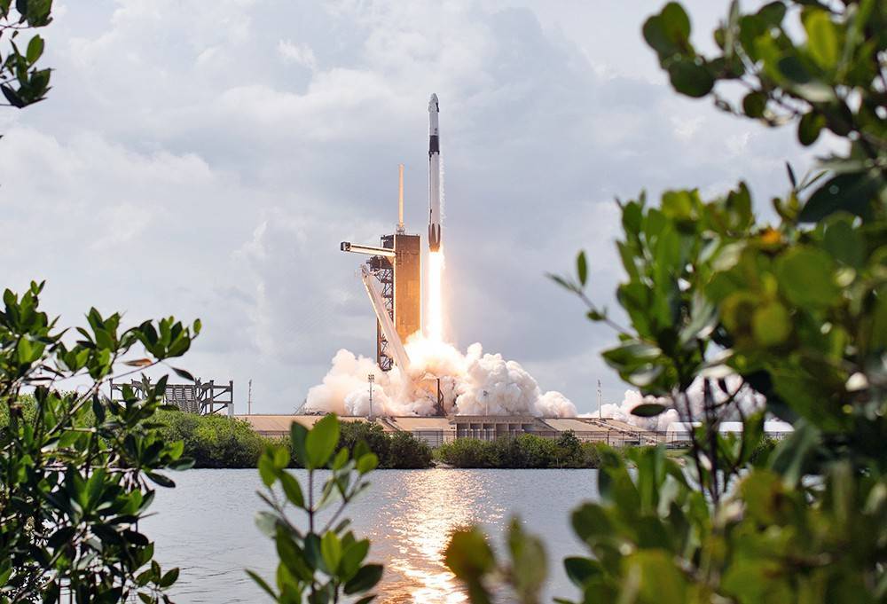 "Батут работает": американцы после 9-летнего перерыва запустили ракету с астронавтами