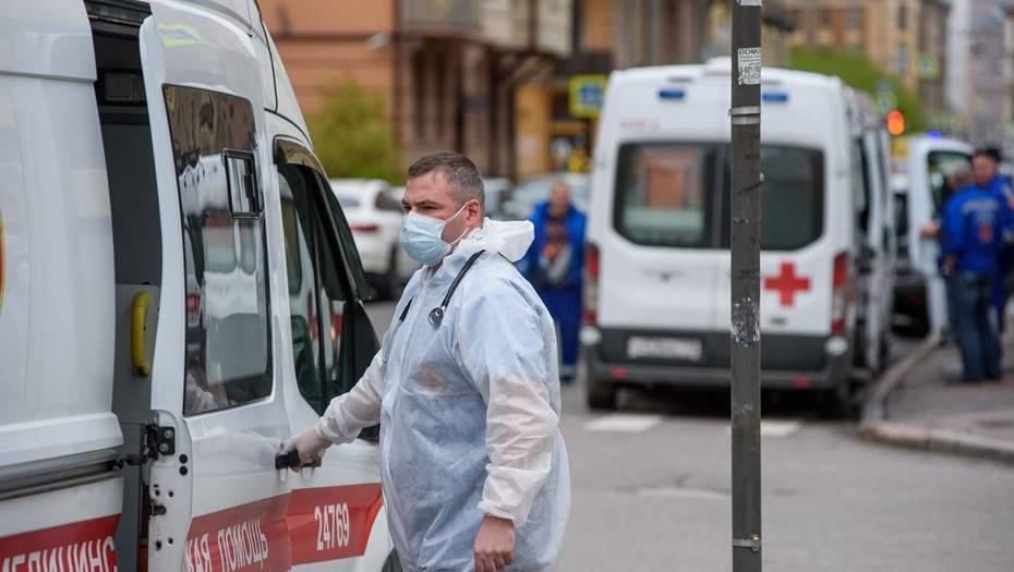 Жертвами коронавируса в Петербурге стали пять женщин и восемь мужчин