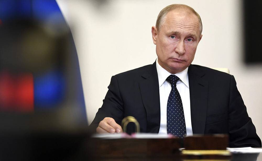 В Кремле рассказали, когда закончится режим удалённой работы Путина