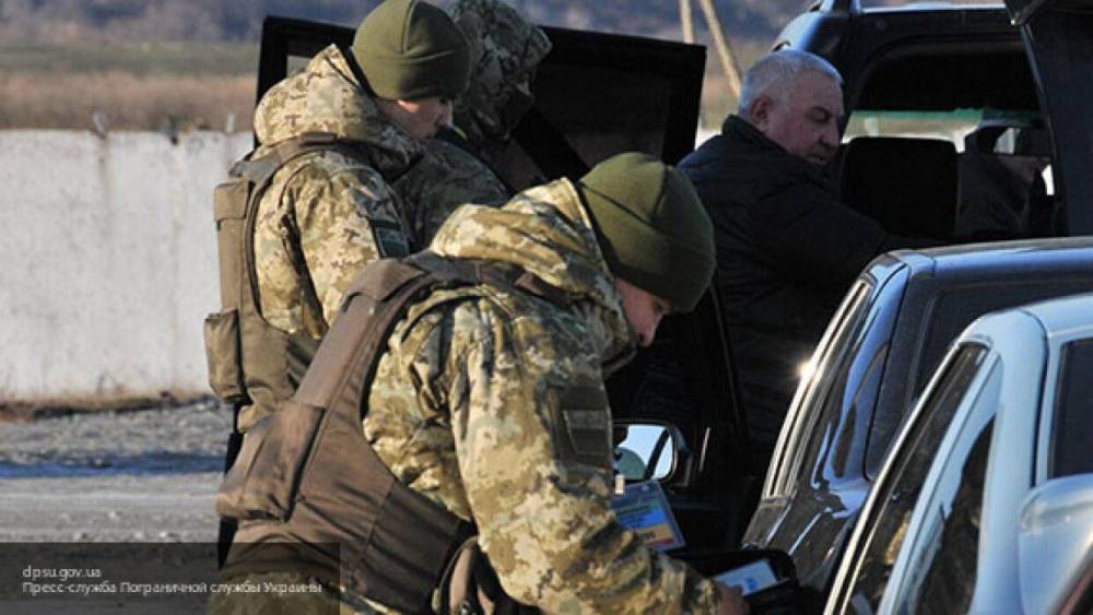 КПП "Тиса" на границе Украины и Венгрии перекрыт водителями микроавтобусов