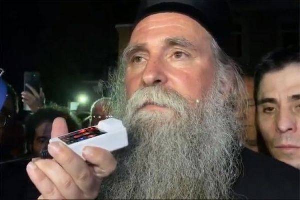 Черногорский епископ: Крестные ходы — мирная форма нашего протеста