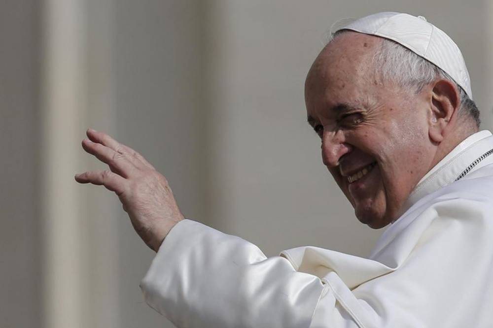 Папа Римский впервые с начала карантина обратился к верующим из окна на площади Святого Петра