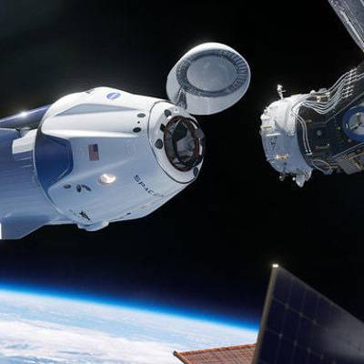 Космический корабль "Crew Dragon" успешно пристыковался к МКС