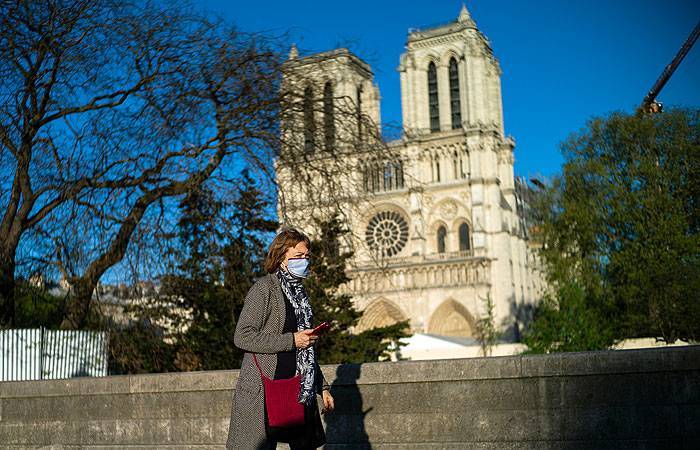 Спустя год Соборную площадь парижского Нотр-Дама открыли для посетителей