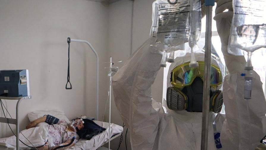 Риски передачи COVID в больнице и в магазине оценили в Минздраве