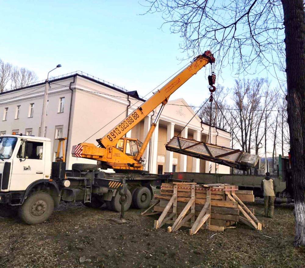 В Новокузнецке памятник героям ВОВ демонтировали и перенесли на новое место