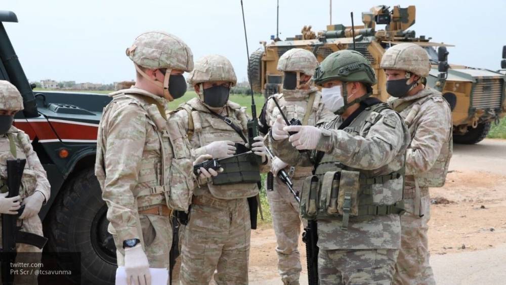Военные РФ и Турции провели совместное патрулирование трассы М-4 в сирийском Идлибе
