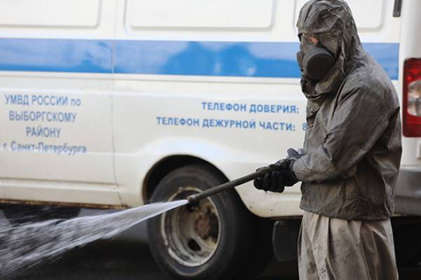 Военные обработали петербургскую полицию от коронавируса