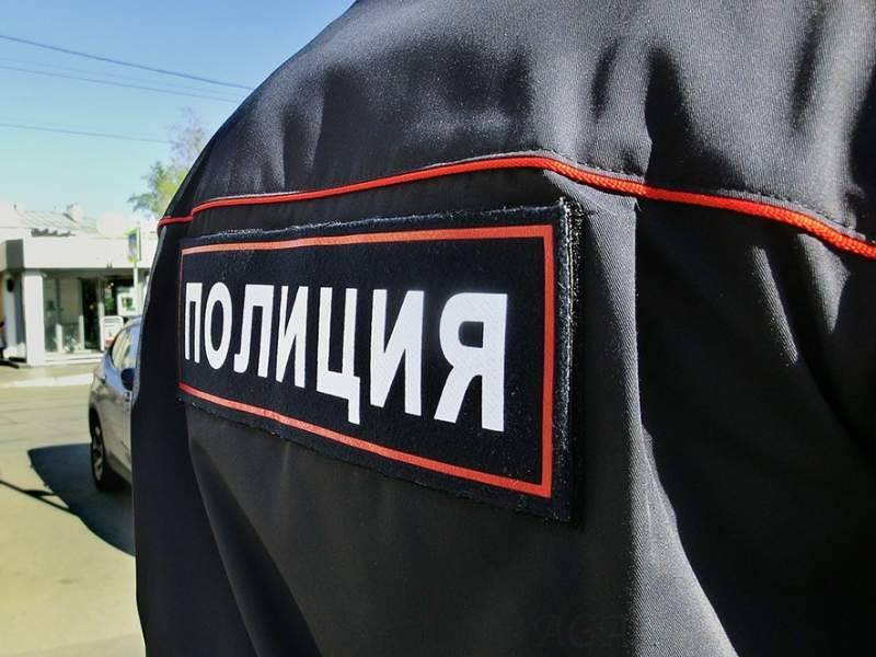 Против мужчины, избившего в Москве полицейского, возбуждено дело