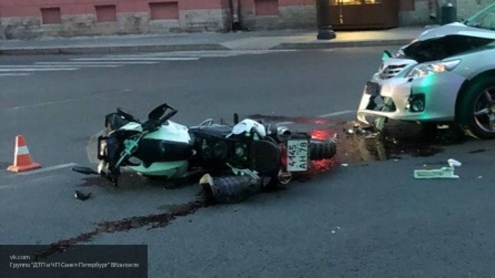 Два человека погибли при столкновении Audi с мотоциклом в Калининграде