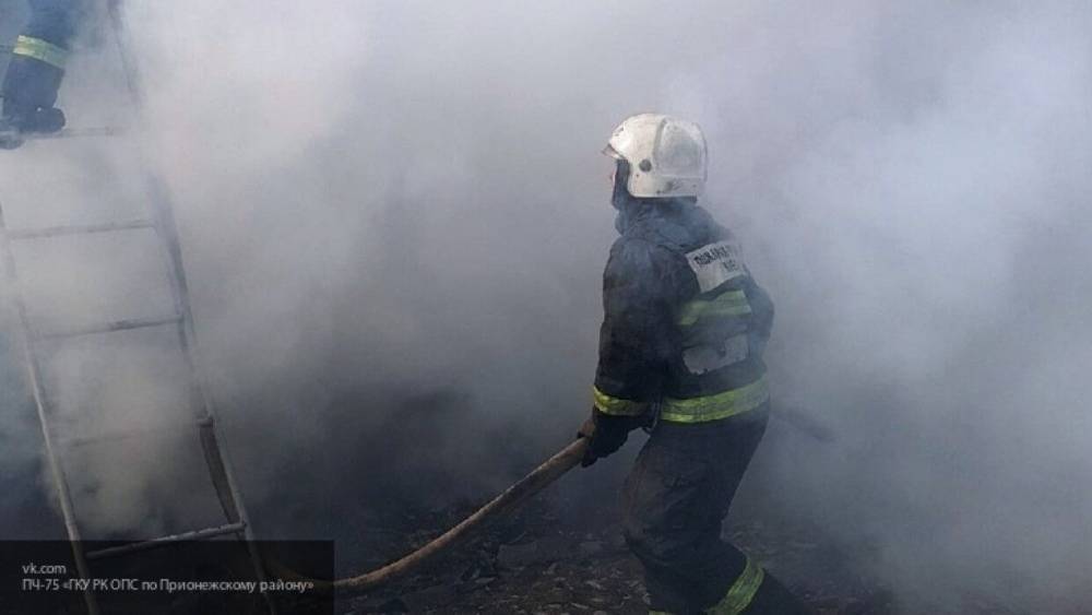Спасатели ликвидировали пожар в многоквартирном доме в Кузбассе