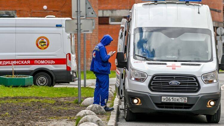 Переболевший коронавирусом врач-реаниматолог дал советы петербуржцам