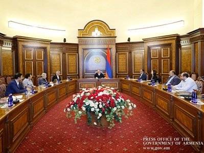 В правительстве сегодня прошло совещание во главе с премьер-министром Армении