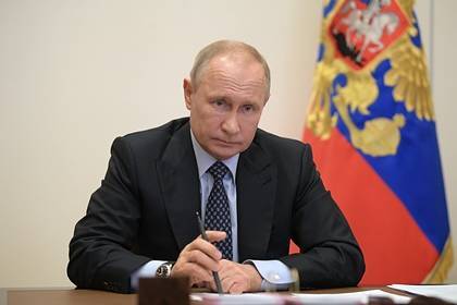 Кремль анонсировал совещание Путина по борьбе с коронавирусом