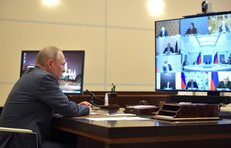 Кремль анонсировал совещание Путина по отмене ограничений в России