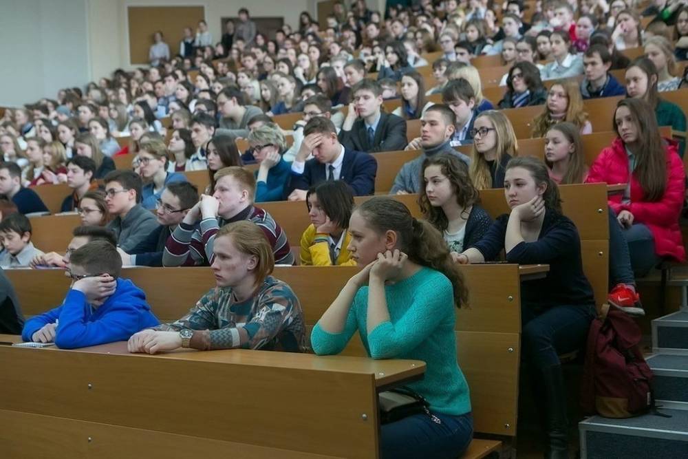 Питерские студенты-платники захотели скидок за обучение дистанционно