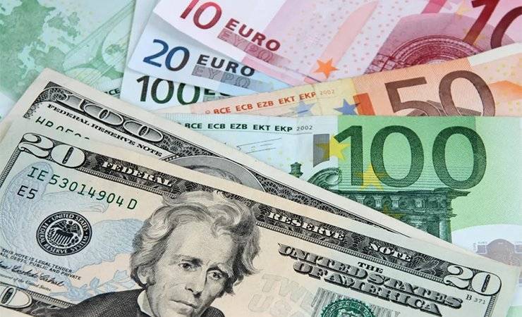 Доллар и евро резко выросли по отношению к белорусскому рублю — на 4 и 6 копеек