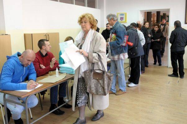 Парламентские выборы в Сербии состоятся в июне