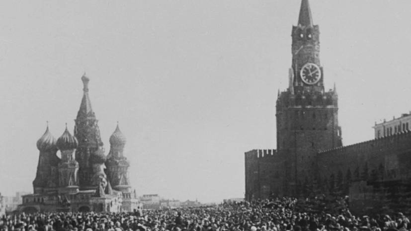 В Москве открылась онлайн-выставка «Что помнит Красная площадь о войне?»