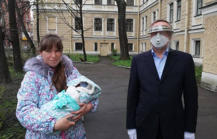 Администрация Петербурга оценила защитный костюм Беглова