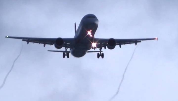 Самолет Москва - Екатеринбург подал сигнал тревоги из-за угрозы взрыва
