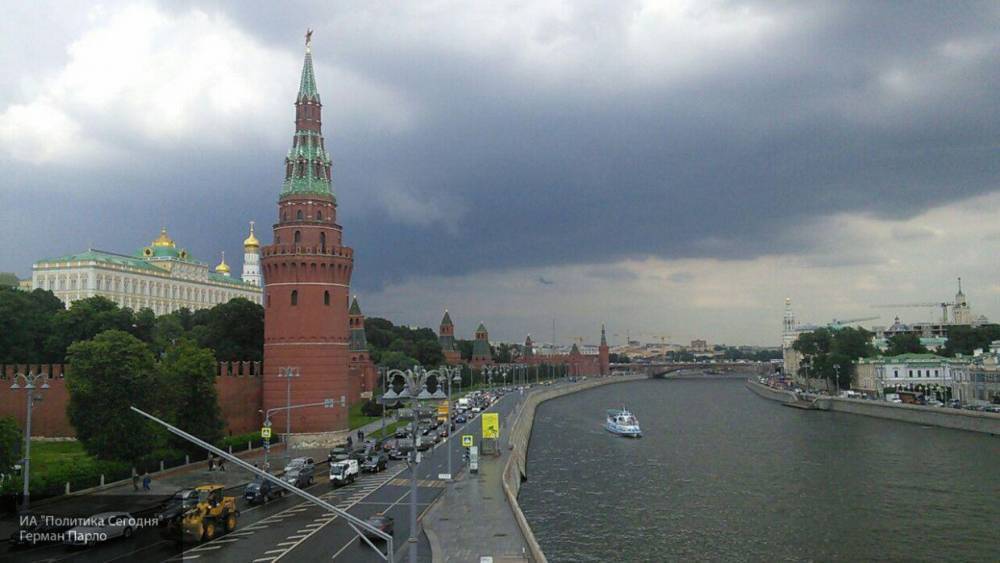 Экстренное предупреждение из-за грозы с дождем объявлено на территории Москвы