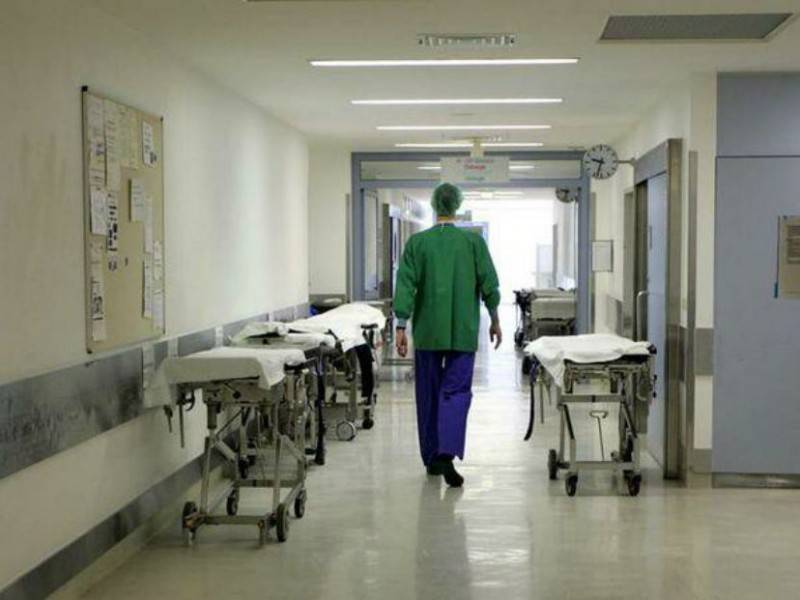 Сотни медиков отказались работать во время пандемии в Калининградской области