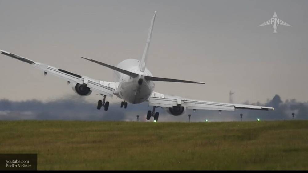 Экипаж самолета Минобороны Казахстана совершил посадку в аварийных условиях