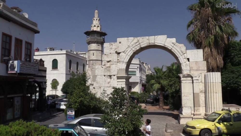 Мощный взрыв прогремел к югу от Дамаска