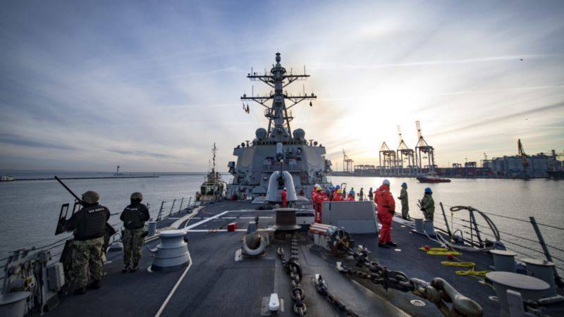 Четыре корабля ВМС США впервые за десятилетия вошли в Баренцево море