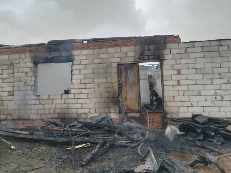 Пять человек погибли при пожаре в частном доме в подмосковном Раменском