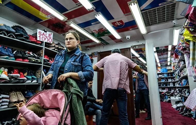 Продажи одежды в РФ рухнули на 90%