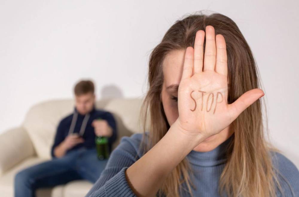 За время самоизоляции число жалоб на домашнее насилие увеличилось в 2,5 раза