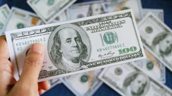 Коммерческие банки Узбекистана снижают курс доллара