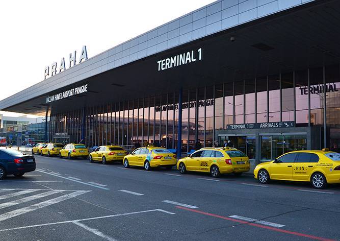 Пражский аэропорт уволит 450 сотрудников из-за коронавируса