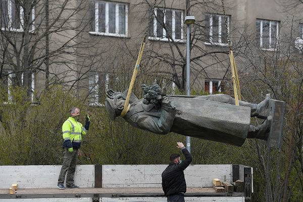Инициатор сноса памятника Коневу в Праге пожаловался на Россию