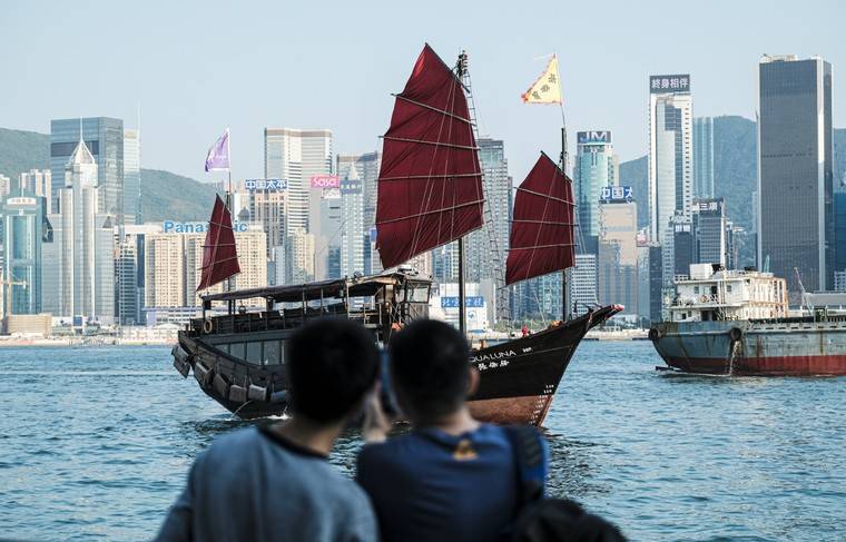 В Гонконге снимут часть ограничений из-за коронавируса