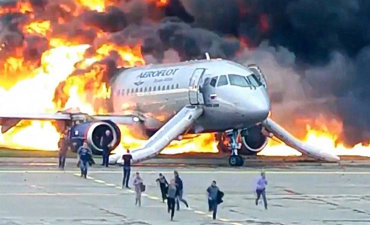 «Каждый день думаю о погибших». Год назад в Шереметьево сгорел самолет, погибли 41 человек. О трагедии впервые рассказал пилот