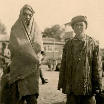 Жители Нидерландов признали снимок военнопленных узбеков в Амерсфорте одной из самым впечатляющих фотографий Второй мировой войны