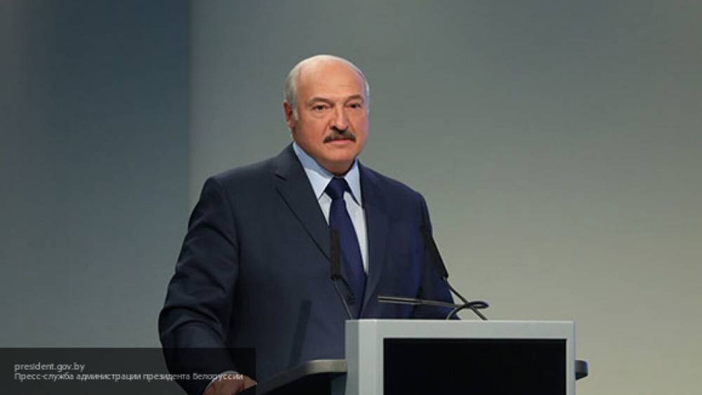 Лукашенко приглашает глав стран СНГ приехать в Минск на парад Победы