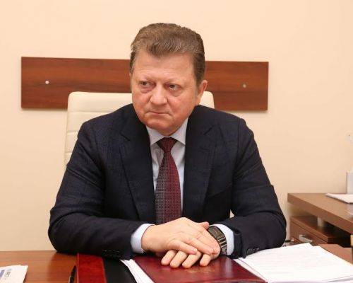 Экс-председатель КС Молдавии требует отменить его увольнение