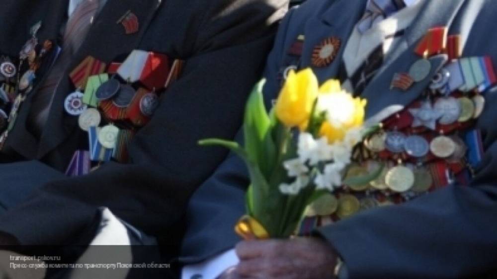 Курсанты Университета МВД и Института войск Нацгвардии порадовали ветеранов ВОВ подарками